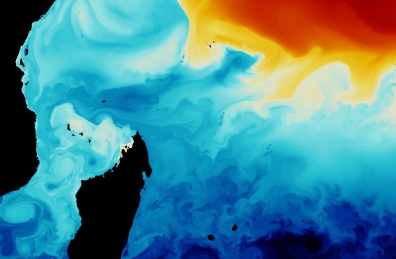 WINDS: A 1/50° ocean simulation for the southwestern Indian Ocean